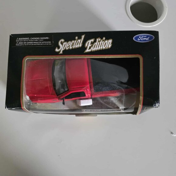 NWT Maisto Special Edition Vintage 1999 F-350 Super Duty Ford Pickup 1:27 - Picture 8 of 8